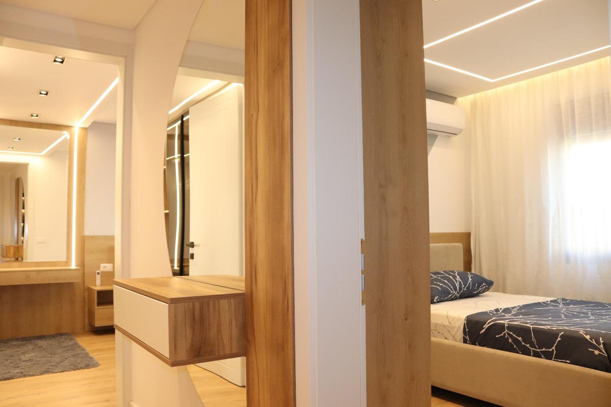 Soinn'S Apartament Tirana Esterno foto