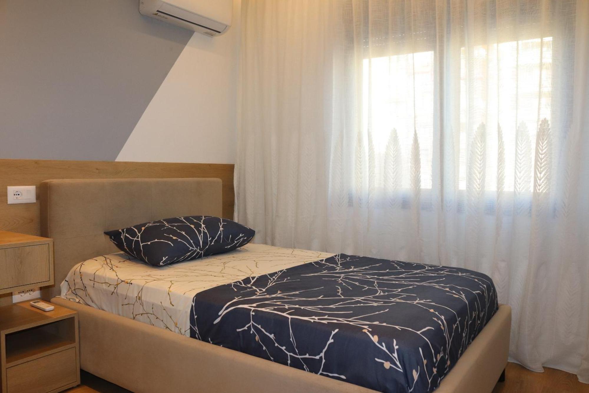 Soinn'S Apartament Tirana Esterno foto